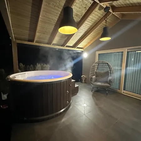 Exclusive Private Sauna & Hot Tube Jacuzzi Only From 12 Pm 22 Pm *