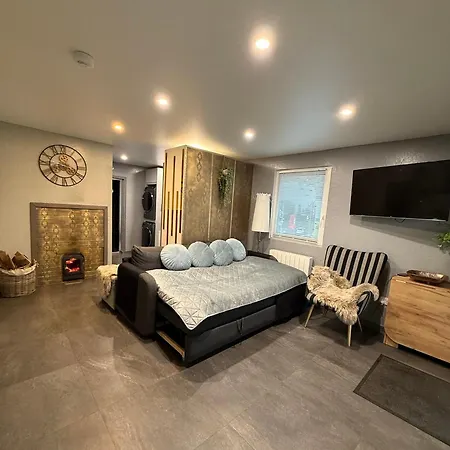 Курортный комплекс Deluxe With Sauna And Jacuzzi - Adults Only Килдэр