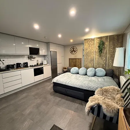 Курортный комплекс Deluxe With Sauna And Jacuzzi - Adults Only *