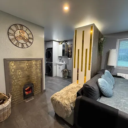 Deluxe With Sauna And Jacuzzi - Adults Only Килдэр