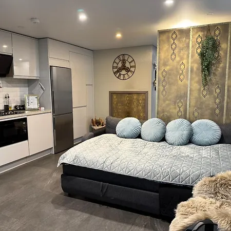 Deluxe With Sauna And Jacuzzi - Adults Only Resort Kildare