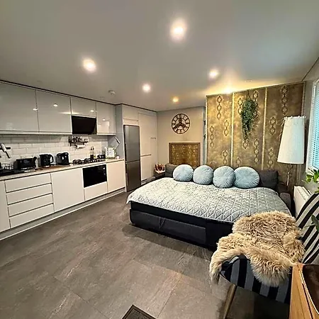 Deluxe With Sauna And Jacuzzi - Adults Only