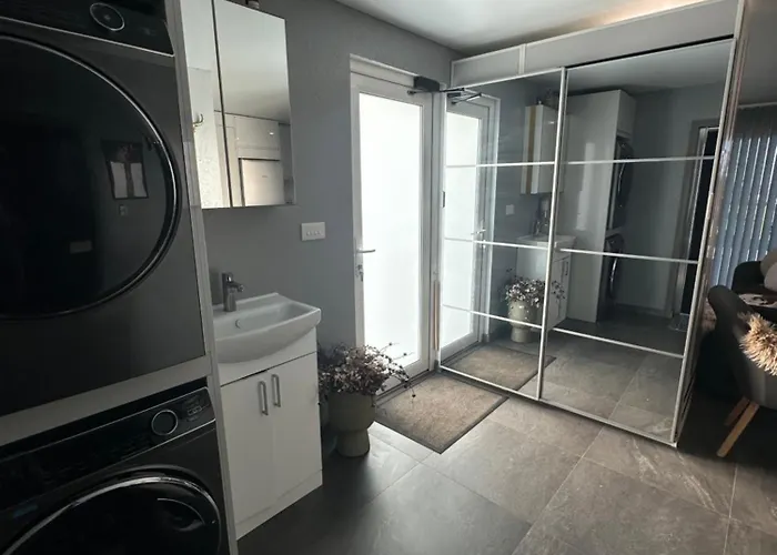 Deluxe With Sauna And Jacuzzi - Adults Only