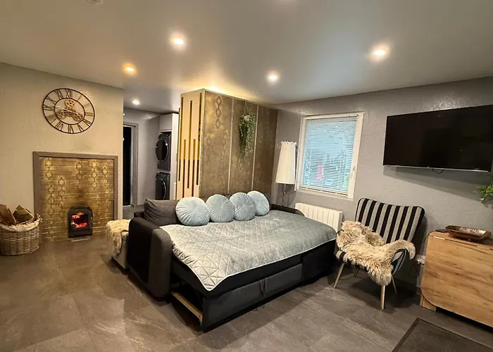 Курортный комплекс Deluxe With Sauna And Jacuzzi - Adults Only Килдэр