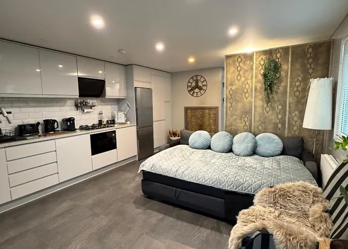 Курортный комплекс Deluxe With Sauna And Jacuzzi - Adults Only *