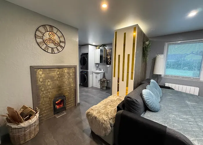 Deluxe With Sauna And Jacuzzi - Adults Only Килдэр